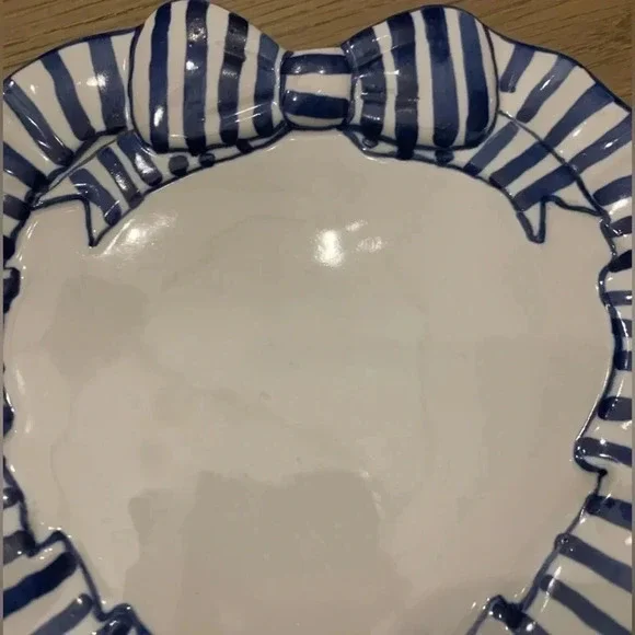 Lillian Vernon Ceramic Plate with Striped Blue and White Ribbon Bow - Picture 3 of 3